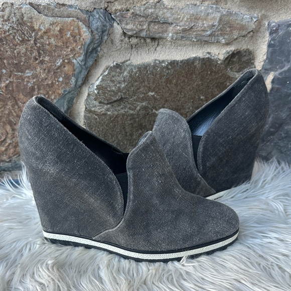 Stuart Weitzman Gray Wedge Sneaker Booties Slip-On Women’s 10 M - Picture 1 of 7
